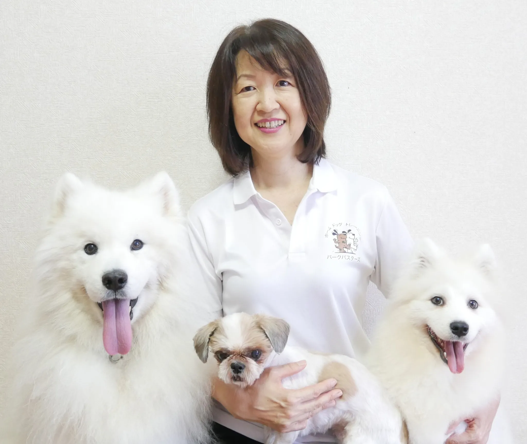 バークバスターズジャパン代表 川添千絵と3頭の犬